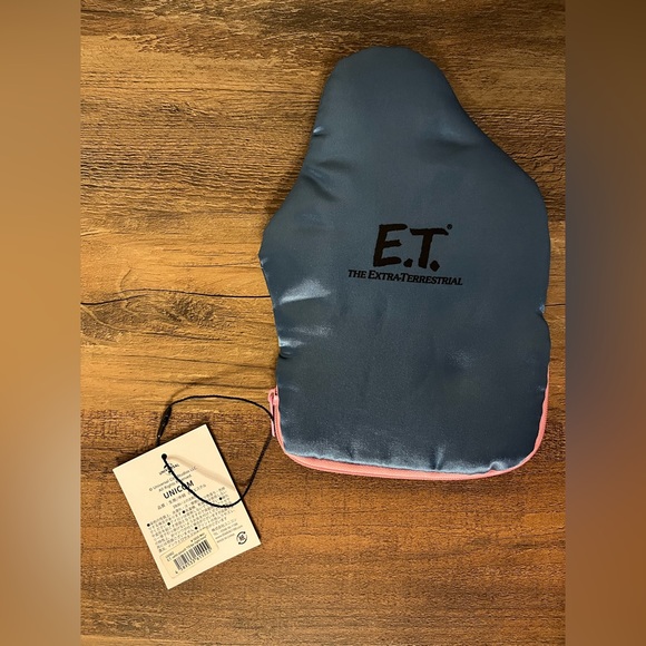 Universal Studios Japan E.T. The Extra-Terrestrial Satin Zip Up Pouch 9”x6” - Picture 3 of 6